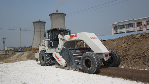 WR2100L，濱州工業(yè)場(chǎng)地灰土拌和