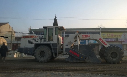 WR2300E，安徽壽縣水穩(wěn)冷再生